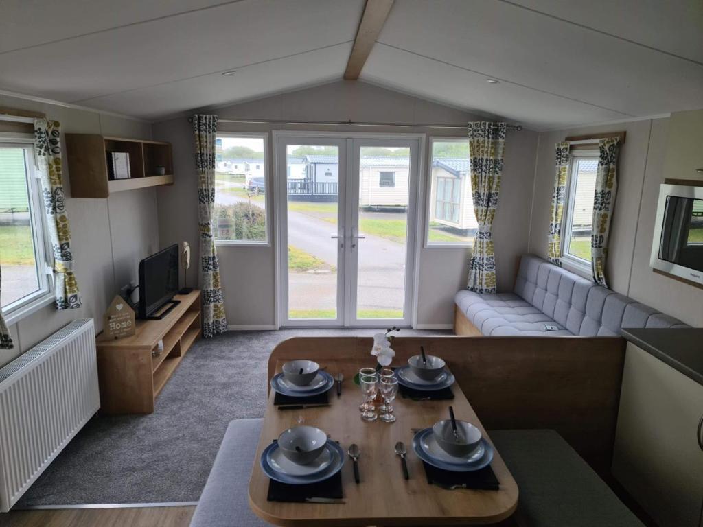 Home24 Mullion Luaran gambar